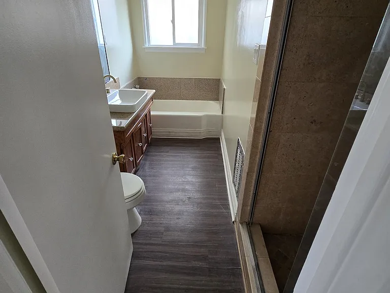 15242 Roselle Ave — Photo 6