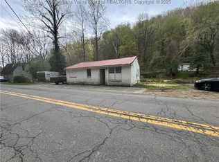 5806 Kanawha State Forest Dr, Charleston, WV 25314