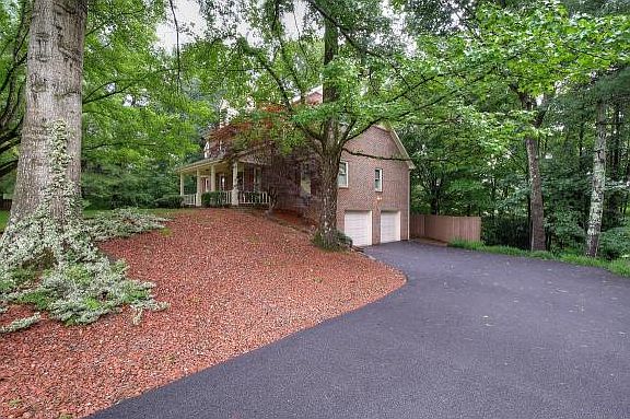 3rd image of 3503 Chelsea Ln
