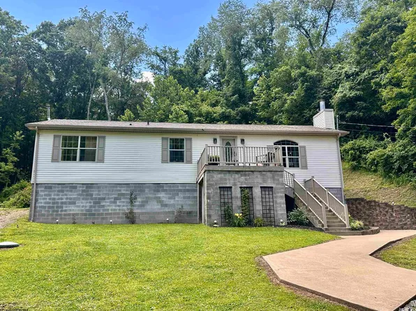 588 Pinchgut Hollow Rd, Fairmont, WV 26554