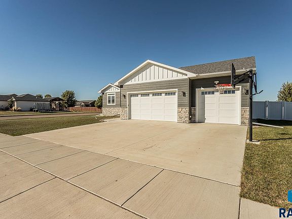 5th image of 804 Johnson Creek Ct