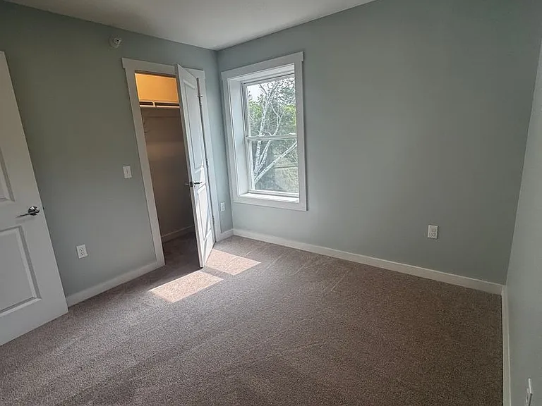 4 Gordon Ln — Photo 26
