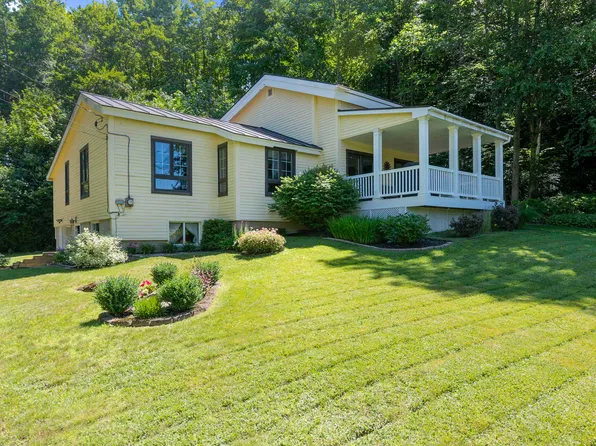 11 Lamore Road, Essex, VT 05452