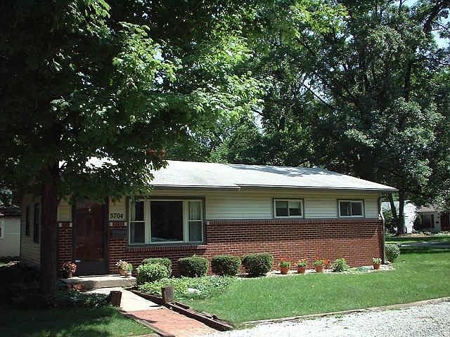 1st image of 5704 N Rosslyn Ave