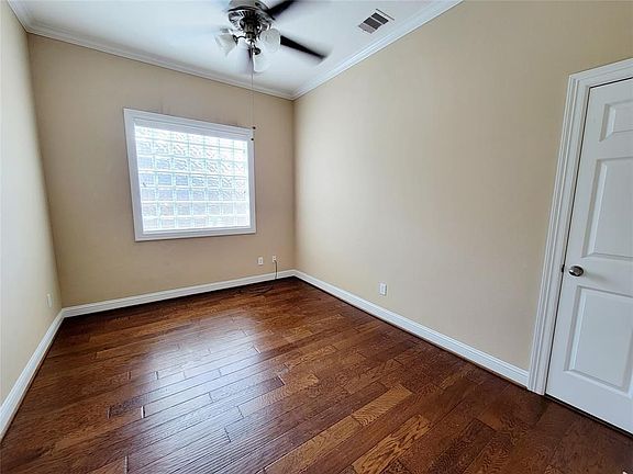 3rd image of 6511 Monrovia Ln