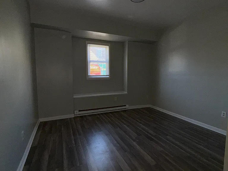 1727 Bridge St #1 — Photo 4