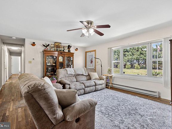 3rd image of 310 Dogtown Rd