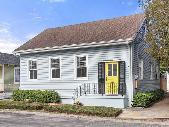 2nd image of 938 Dante St