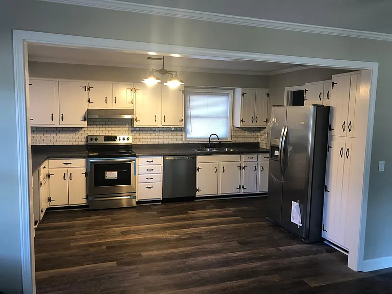 2731 Clay St — Photo 2