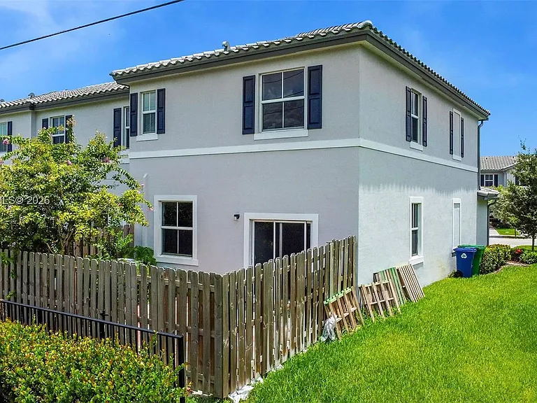 11889 NW 47th Mnr — Photo 18