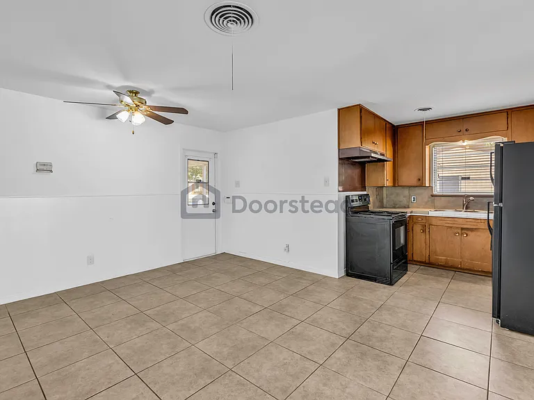 8507 Contour Dr — Photo 8