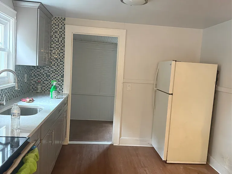 3 Parsons Ave #2 — Photo 11
