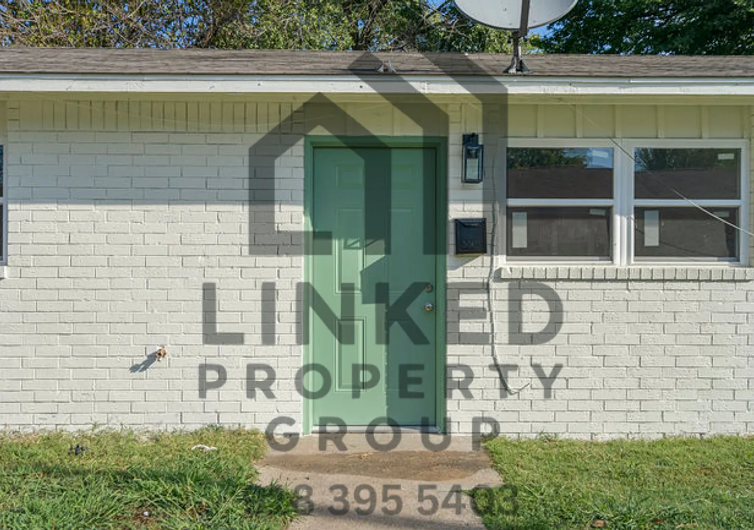 1324 N Irvington Ave — Photo 3