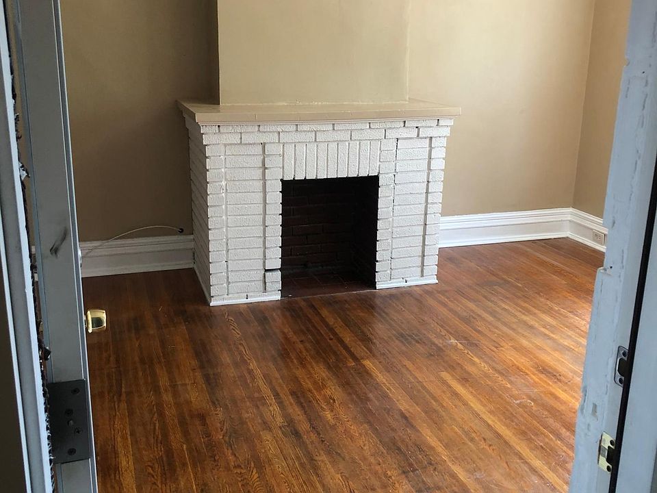 1st image of 801 Columbus Pkwy #2