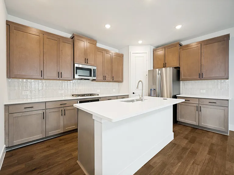 7342 Farley St — Photo 4