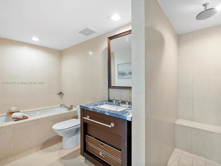 6801 Collins Ave #1402 — Photo 24