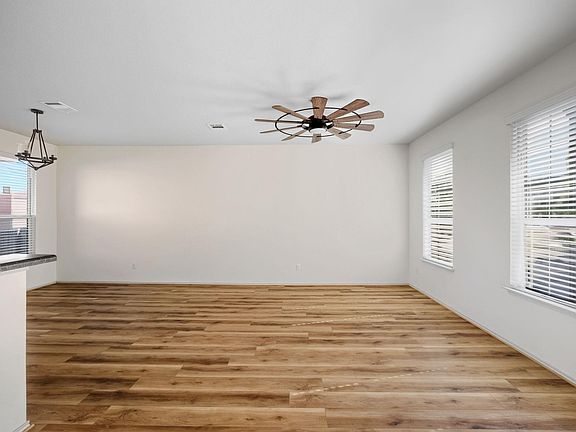 4th image of 408 Azurite Dr