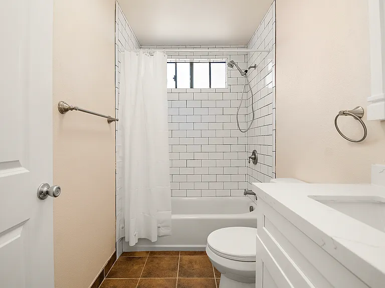 430 N Maria Ave — Photo 19