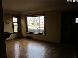 4th image of 18924 Locherie Ave