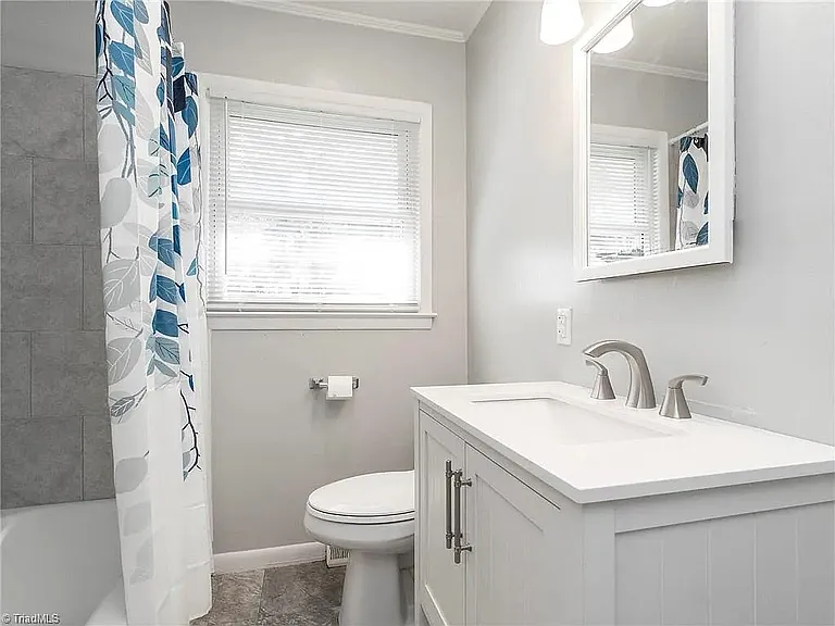 1313 Greenbriar St — Photo 16