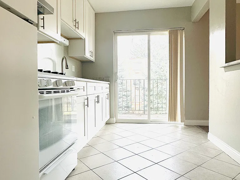 390 Inland Dr #2A — Photo 1