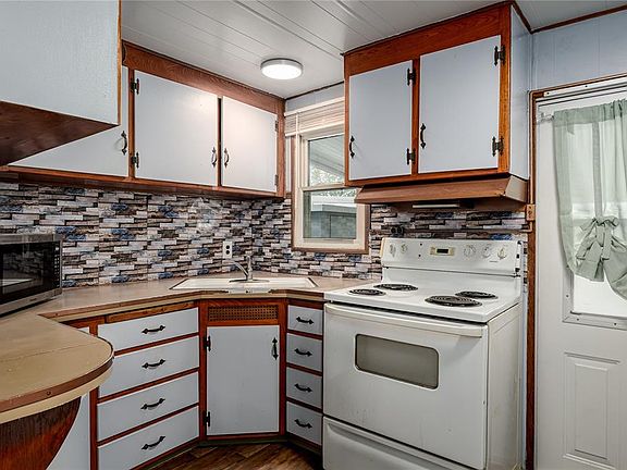 5th image of 504 50TH AVENUE DR W