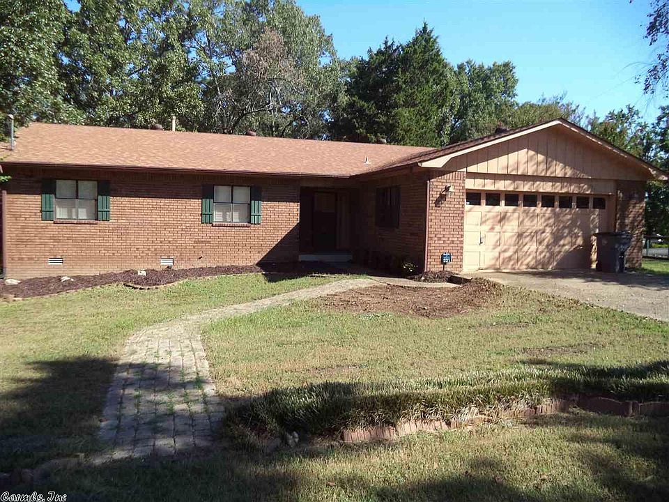 1st image of 221 McMahan Dr