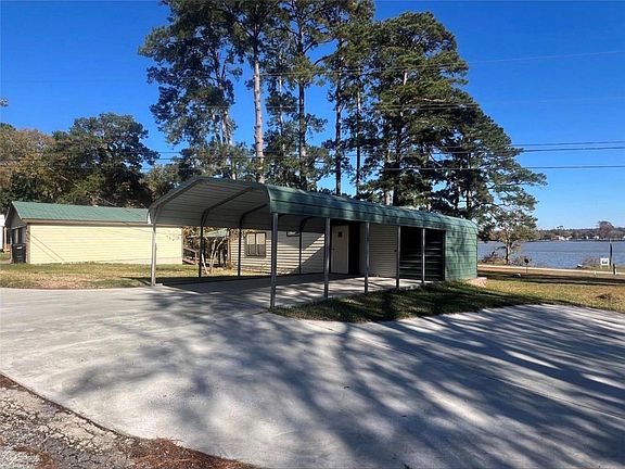 3rd image of 2 Lee Dr