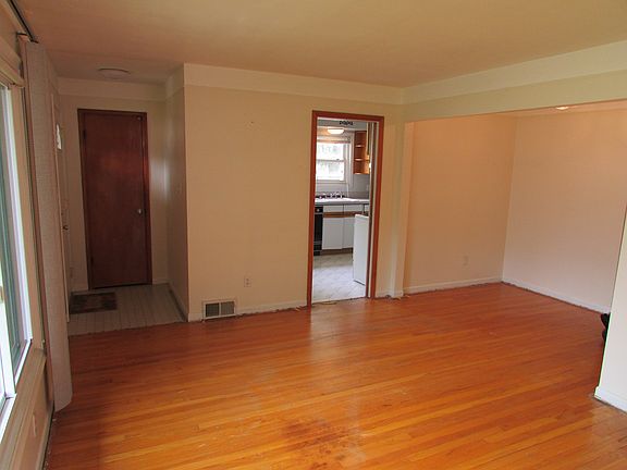 3rd image of 32451 Alvin St