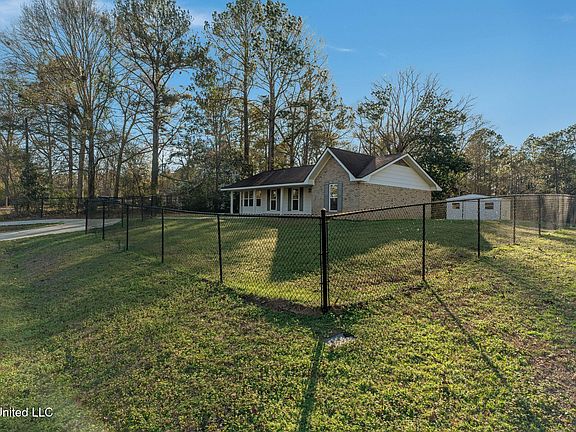 2nd image of 1013 Parker Rd