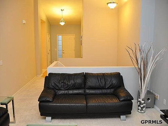 3rd image of 2307 S River Rock Dr