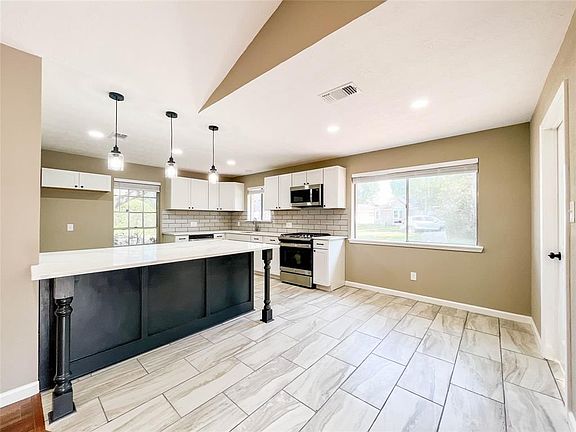 5th image of 11818 Monticeto Ln