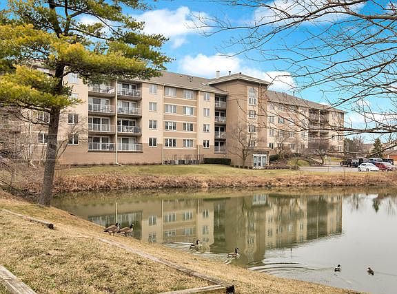 3rd image of 480 E Montrose Ave APT 205