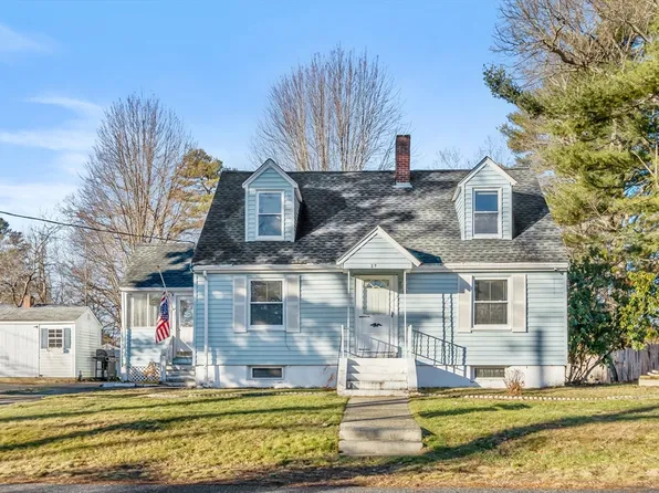 29 Oakdale Rd, Wilmington, MA 01887