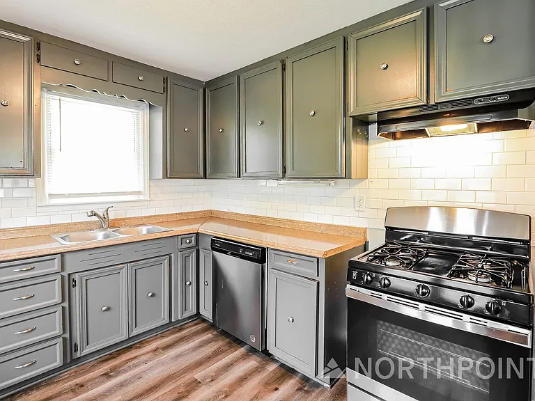 7937 N Jefferson St — Photo 6