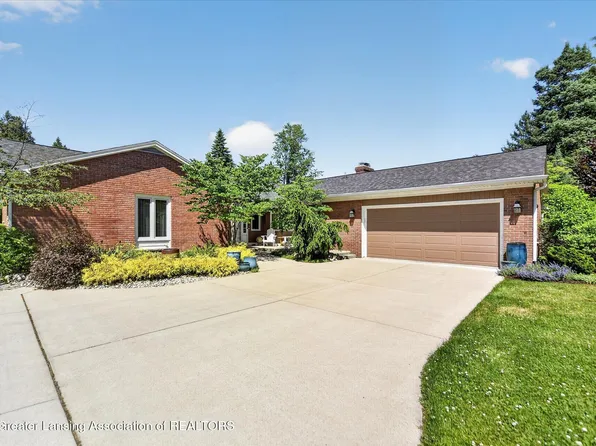 2908 Westchester Rd, Lansing, MI 48911