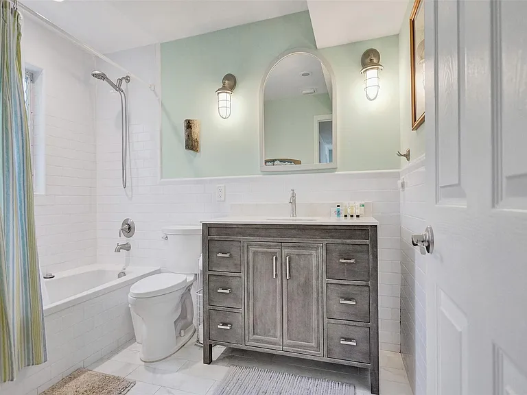2051 Coral Reef Dr — Photo 37