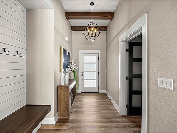 4th image of 1108 NE Forest Ridge Ct