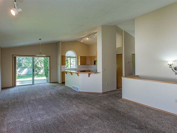 5th image of 2517 E 58th Ln