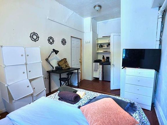 3rd image of 57 Bartlett St #1F