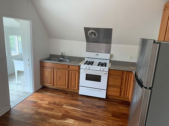 2nd image of 152 Precita Ave #A
