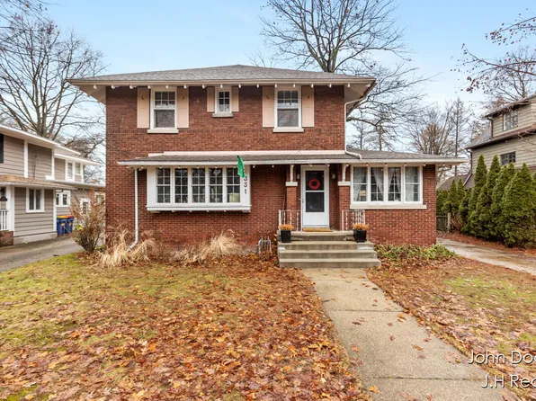 331 Aurora St SE, Grand Rapids, MI 49507