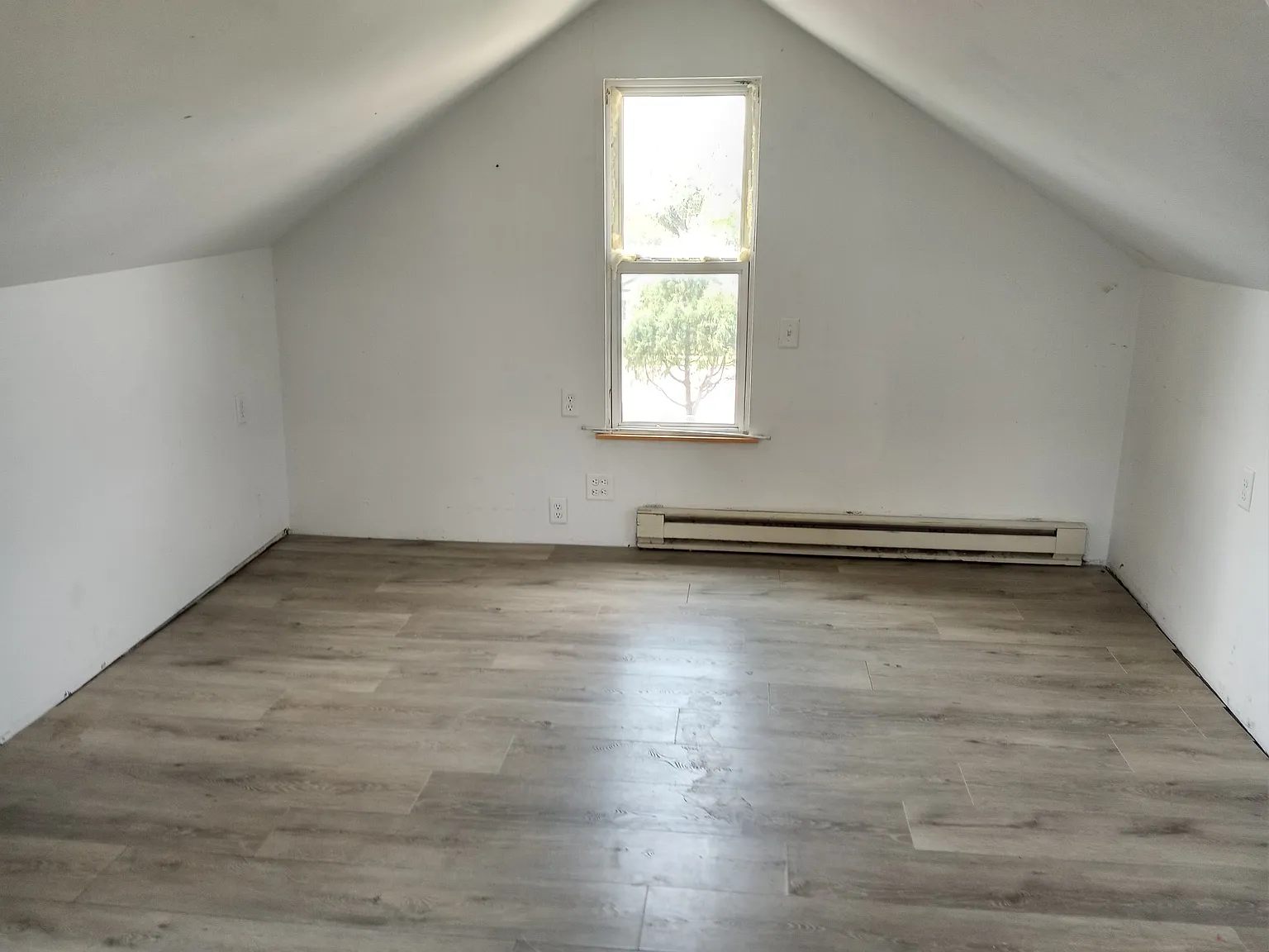3 bed, 1150 sqft, $1,995 — Photo 3