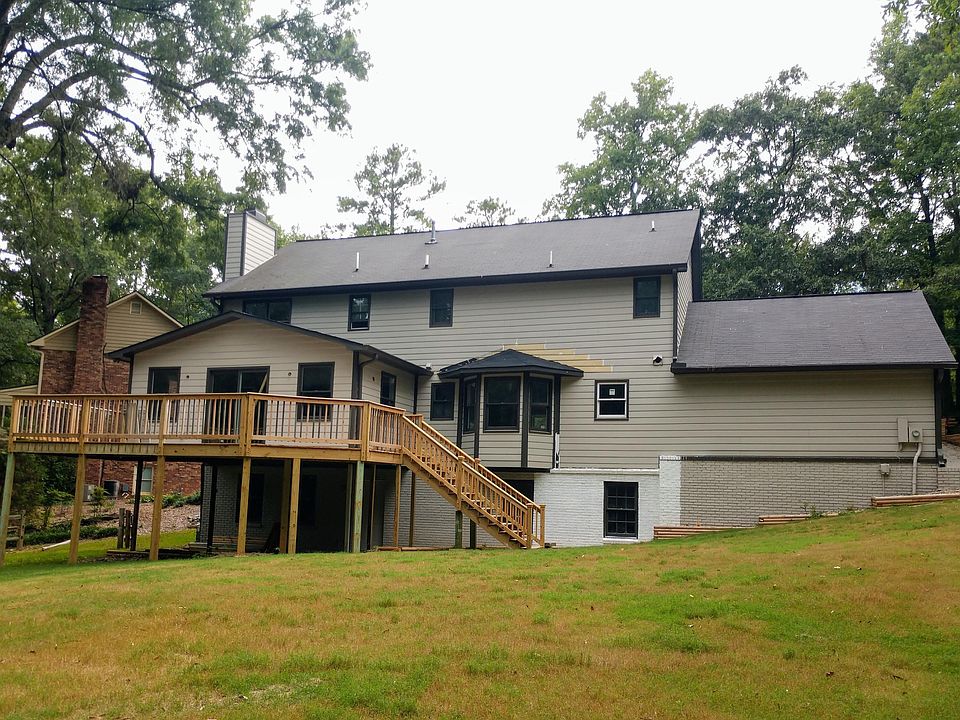 2nd image of 149 Tennyson Trl