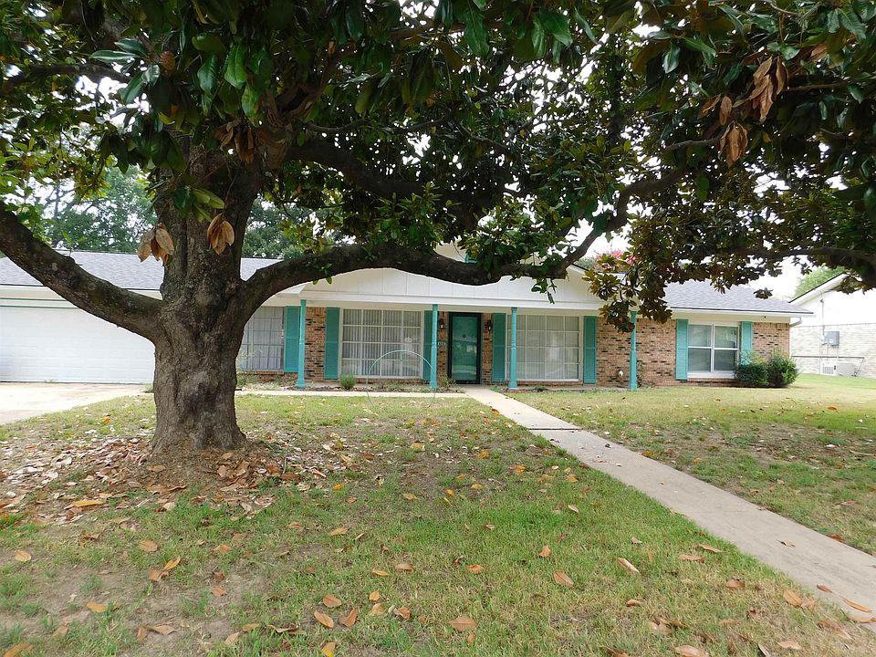 1st image of 404 Edward St