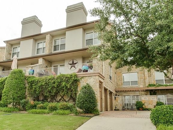 3rd image of 2574 King Arthur Blvd