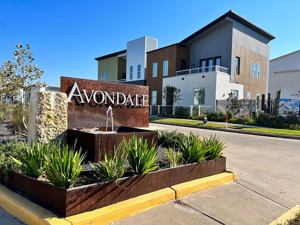 Front Entrance of Avondale Community