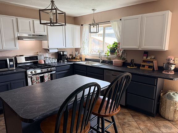 2nd image of 574 Meadowbrook Dr