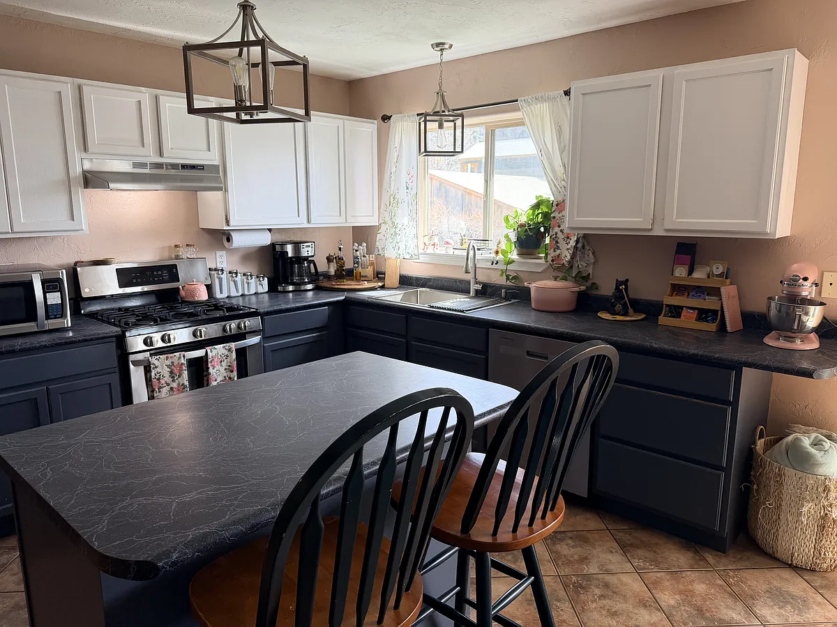Building Photo - 574 Meadowbrook Dr