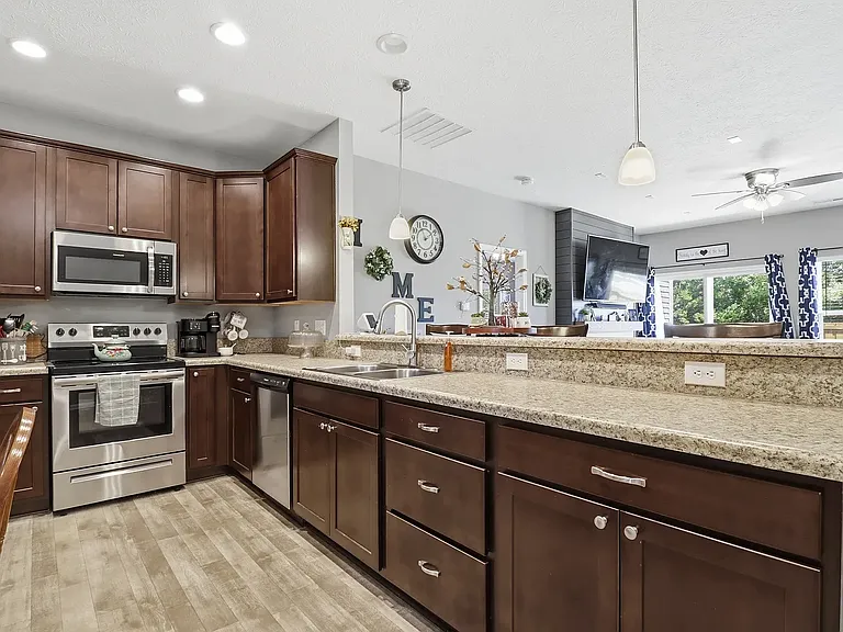 2332 Longleaf Ln — Photo 9